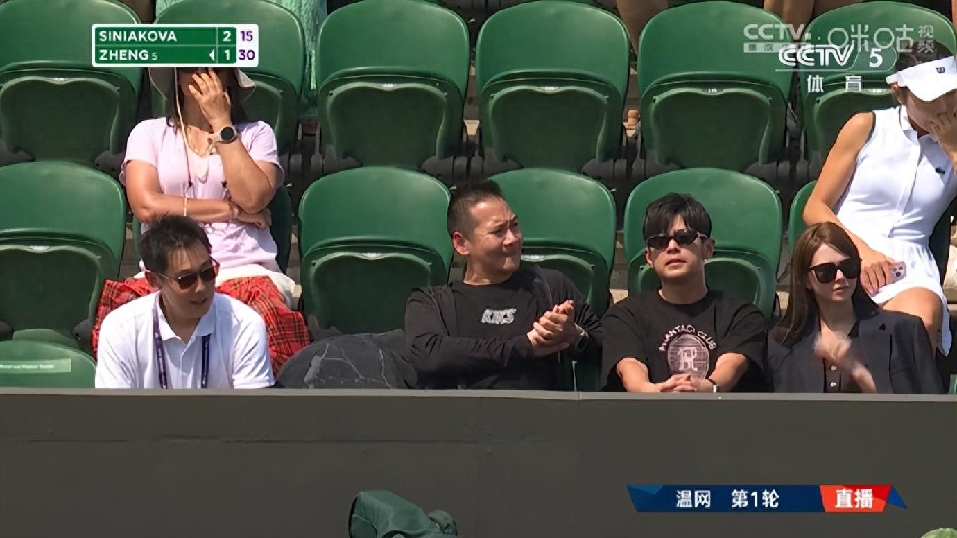 溫網首輪,周杰倫觀戰鄭欽文比賽