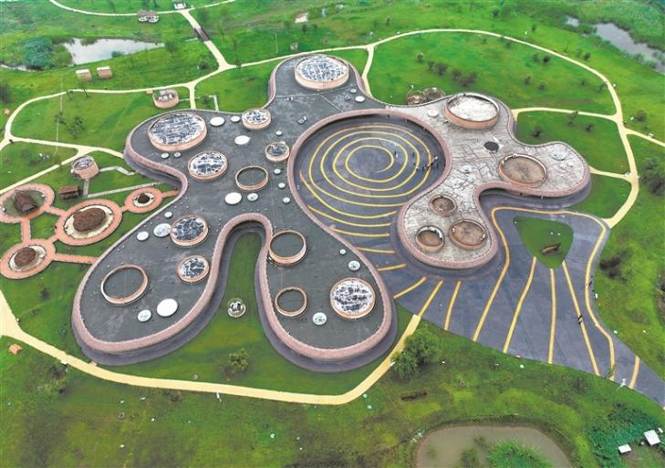 河南賈湖遺址發現8000多年前木棺